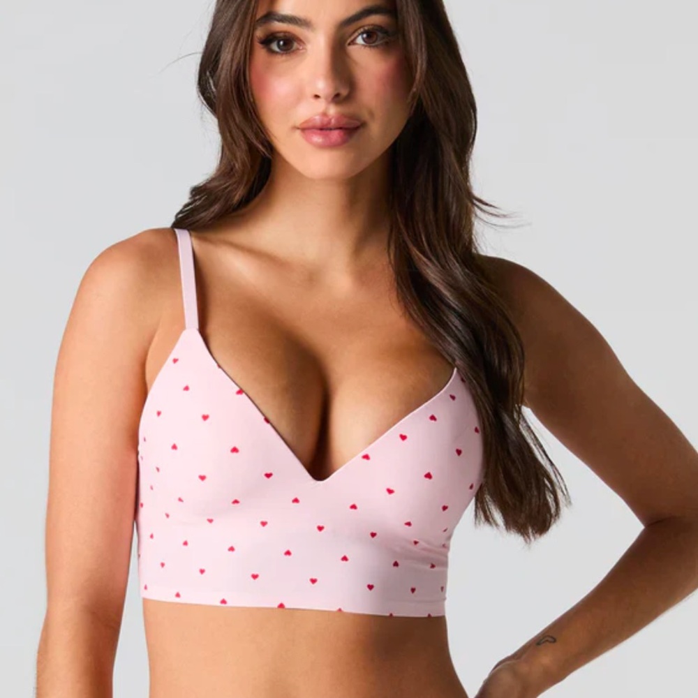 No-Show Push-Up Tank Bra - Wireless - Light Pink with Red Hearts ♥️ 💕